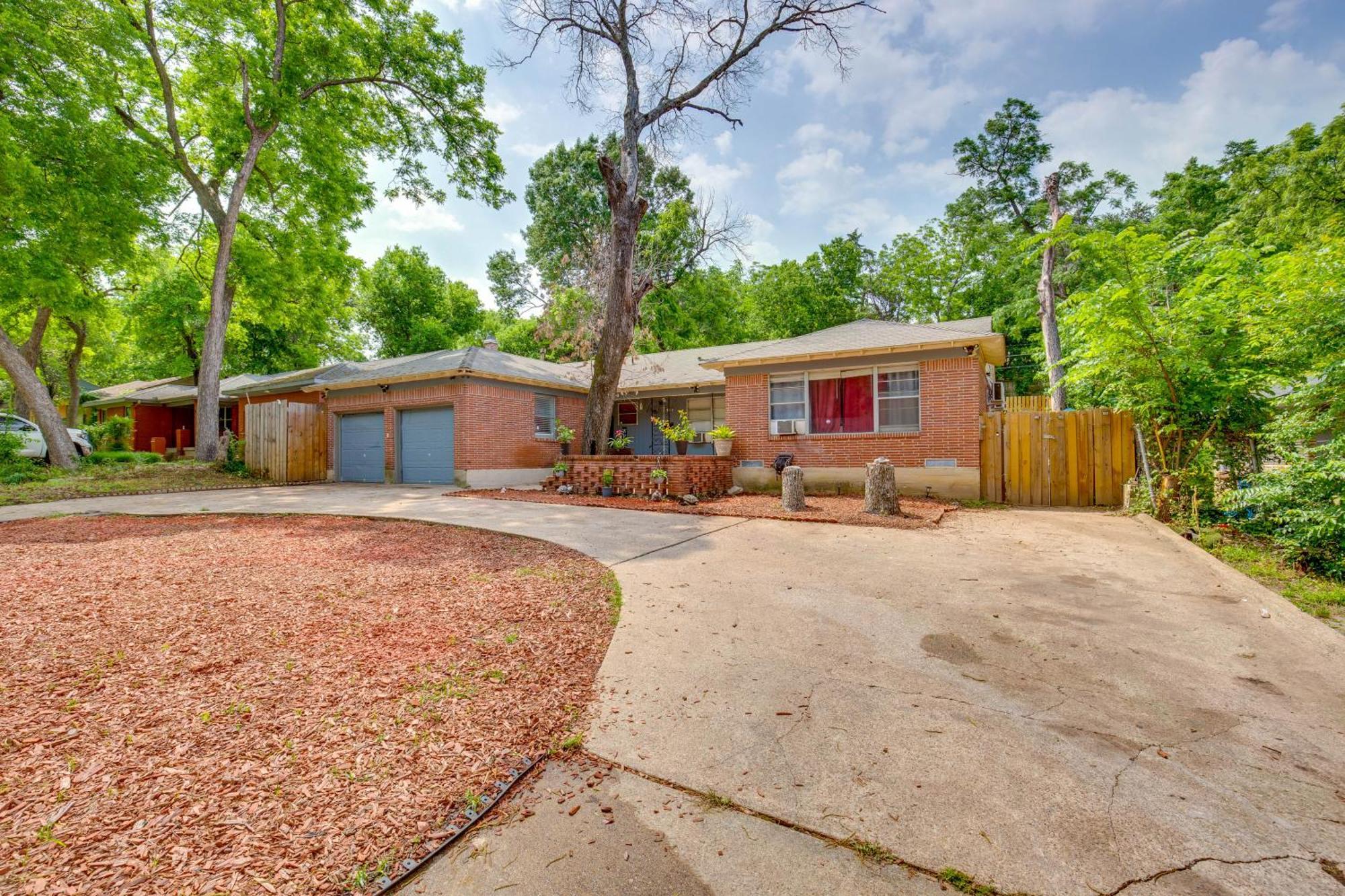 Apartment With Office - 4 Mi To Fair Park!